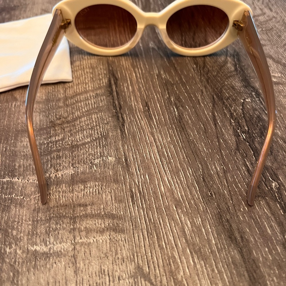 DEZI Thelma Retro-Inspired Sunglasses - Picture 6 of 6